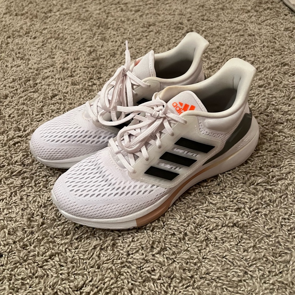 Adidas bounce-white